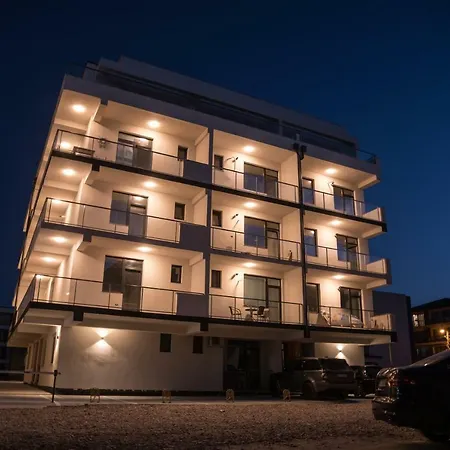 Apartment With Beautiful 50 Sqm Terrace Navodari