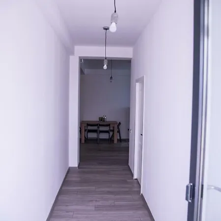 With Beautiful 50 Sqm Terrace Appartamento Năvodari
